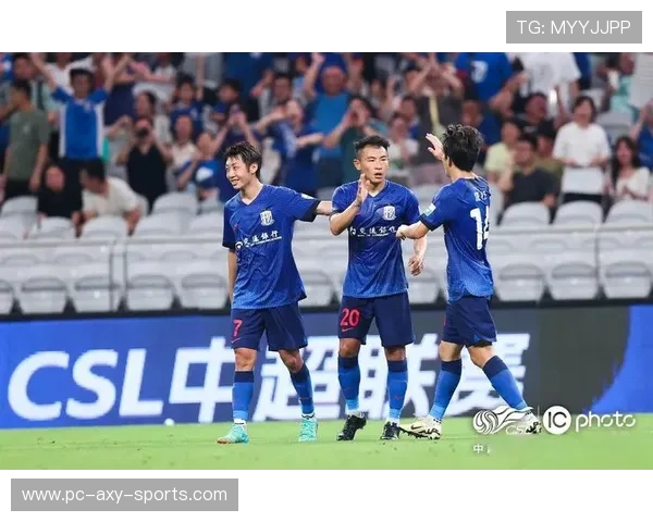 上海申花打造新辉煌,球队重整旗鼓全力冲击新赛季目标 上海申花打造新辉煌,球队重整旗鼓全力冲击新赛季目标