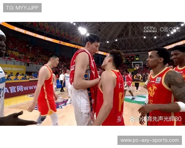 体育赛事精彩对决回顾：全程比分更新与关键时刻分析